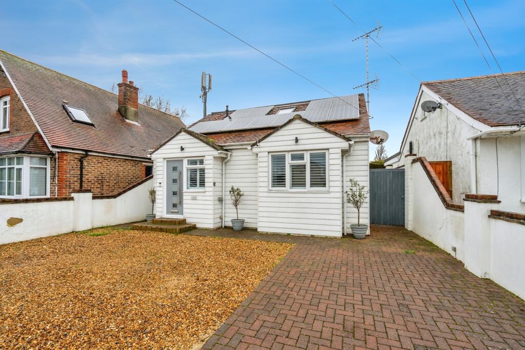 Main image of property: Hewarts Lane, Bognor Regis