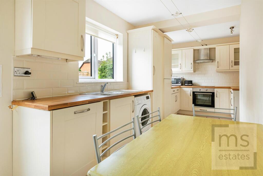Heron Drive, Lenton photo 4