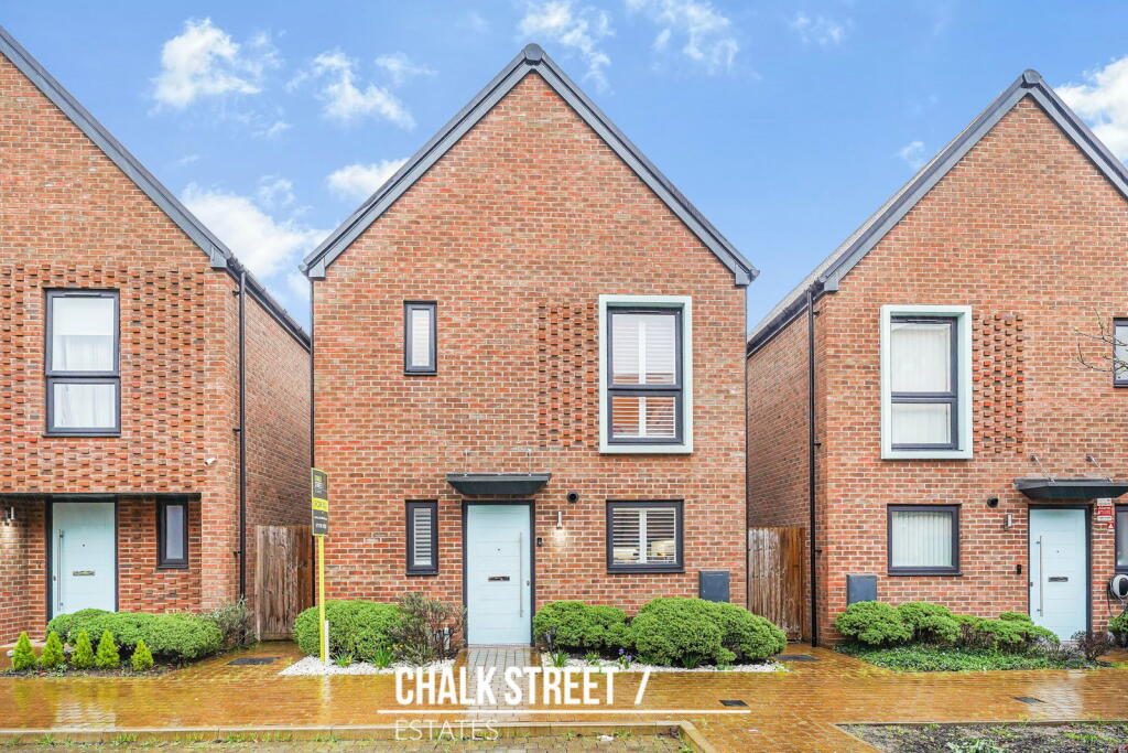 Main image of property: Ratten Close, Hornchurch, RM12