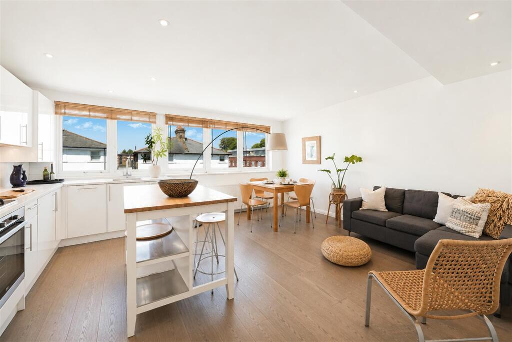 Main image of property: Lower Richmond Road, Putney