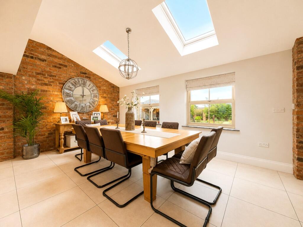 House in Leeds, Whitkirk - More