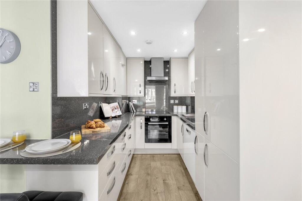Apartment in London - More