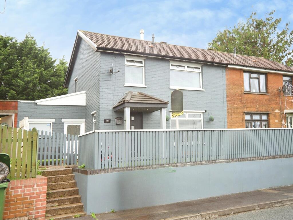 Heol Aneurin, Caerphilly