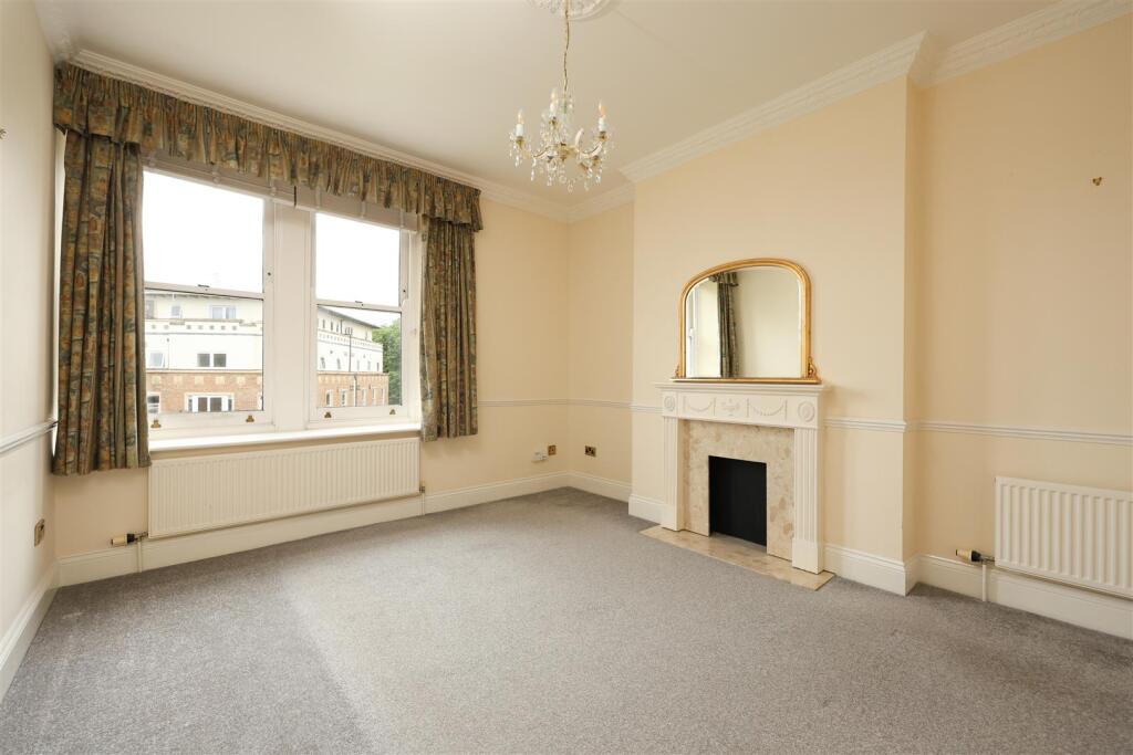 Apartment in Bristol - More