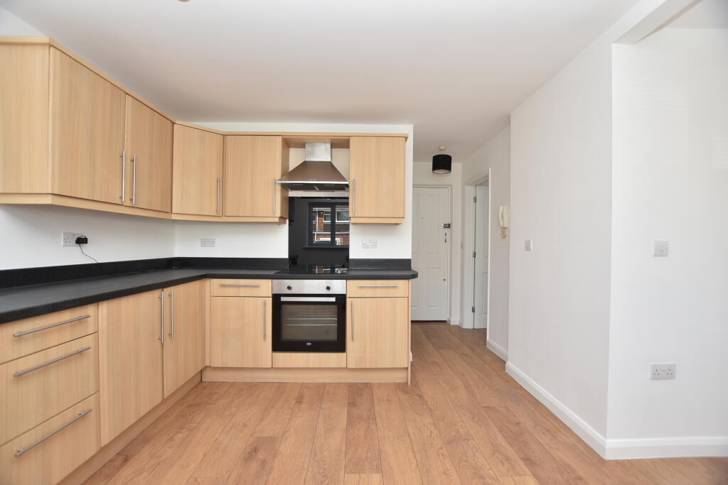 Apartment in Luton, Leighton-Linslade - View 3