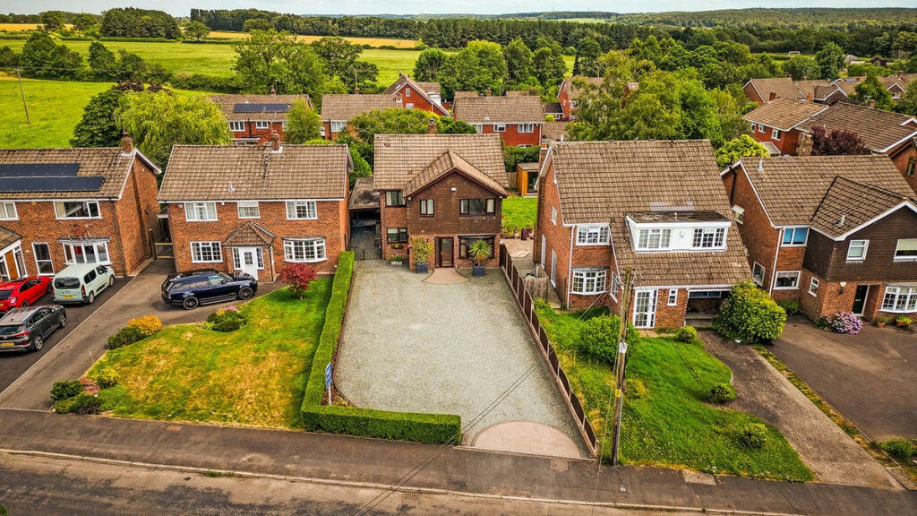4-bed detached on The Meadows, Uttoxeter, ST14, £425,000