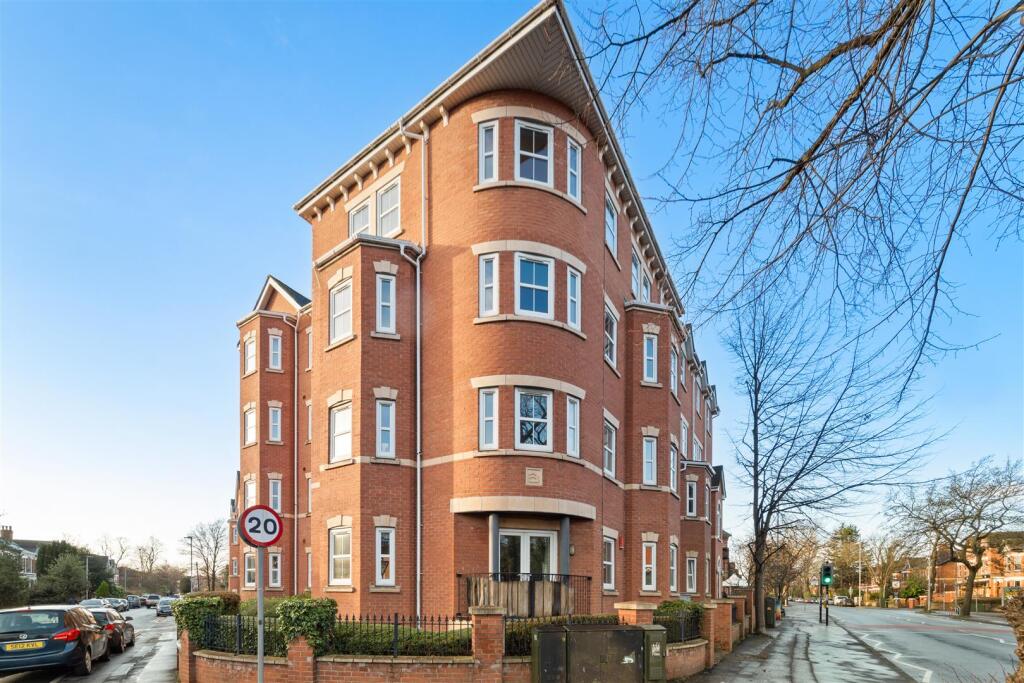 Main image of property: Apt With Balcony & Parking, Wilbraham Road, Manchester