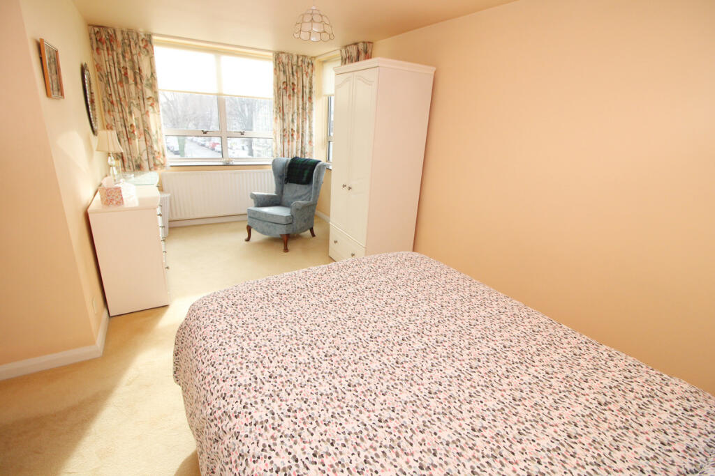 Apartment in Hove, Brighton and Hove - View 4