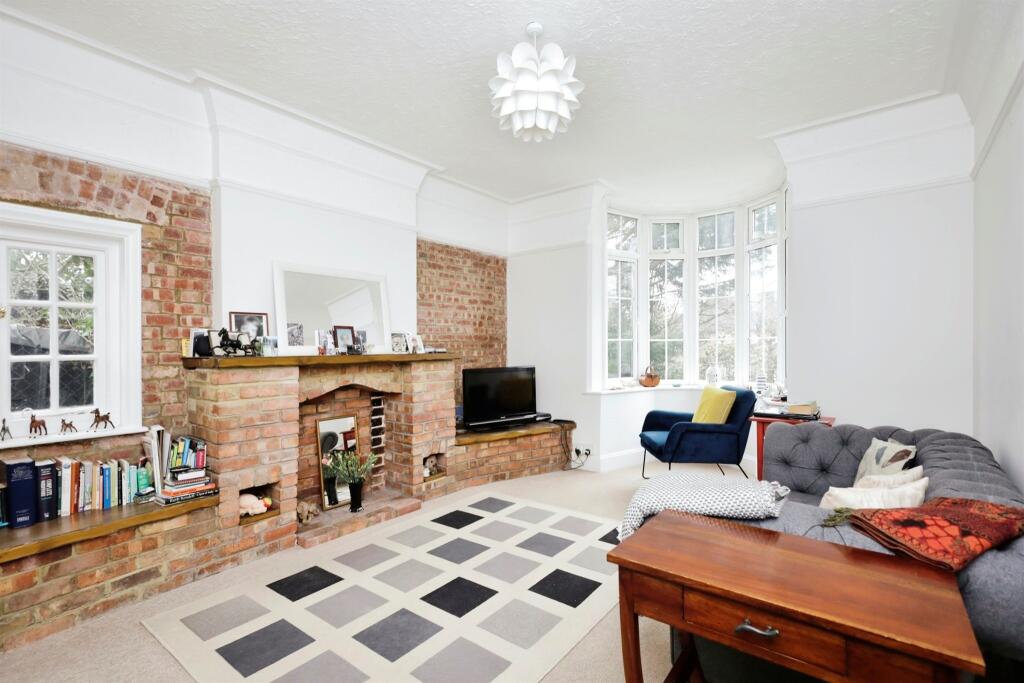 House in Eastbourne, Hampden Park - View 2