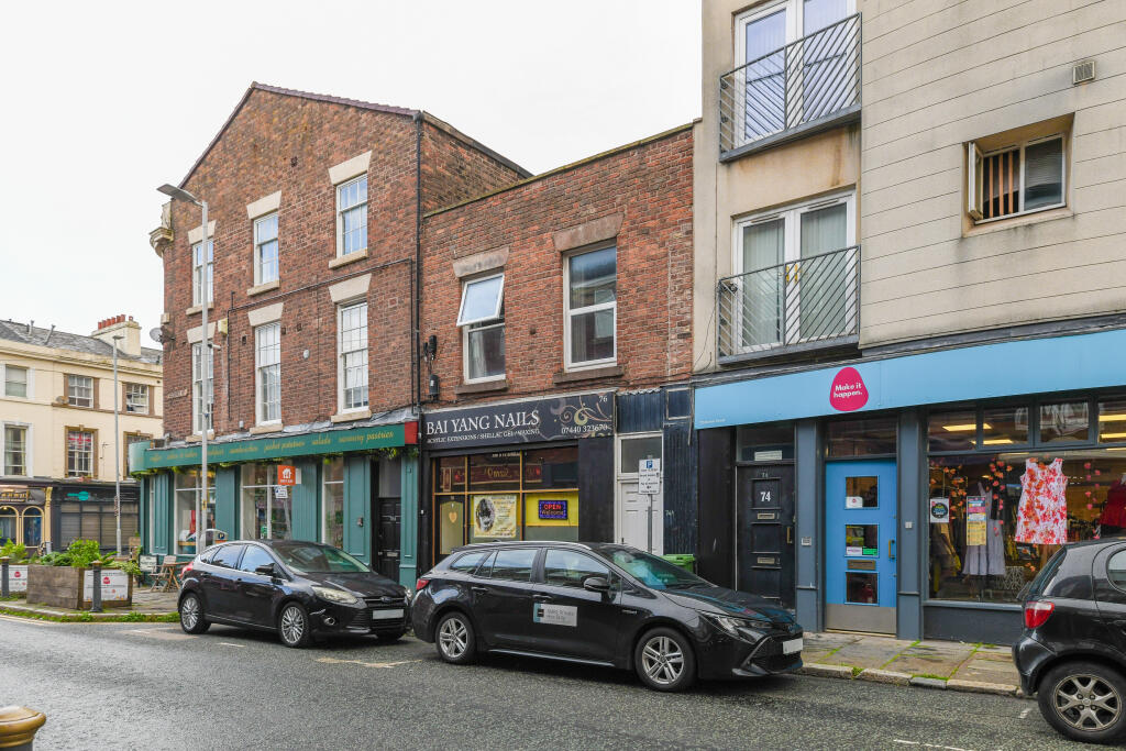 Studio flat on Market Street, Birkenhead, Wirral, £40,000