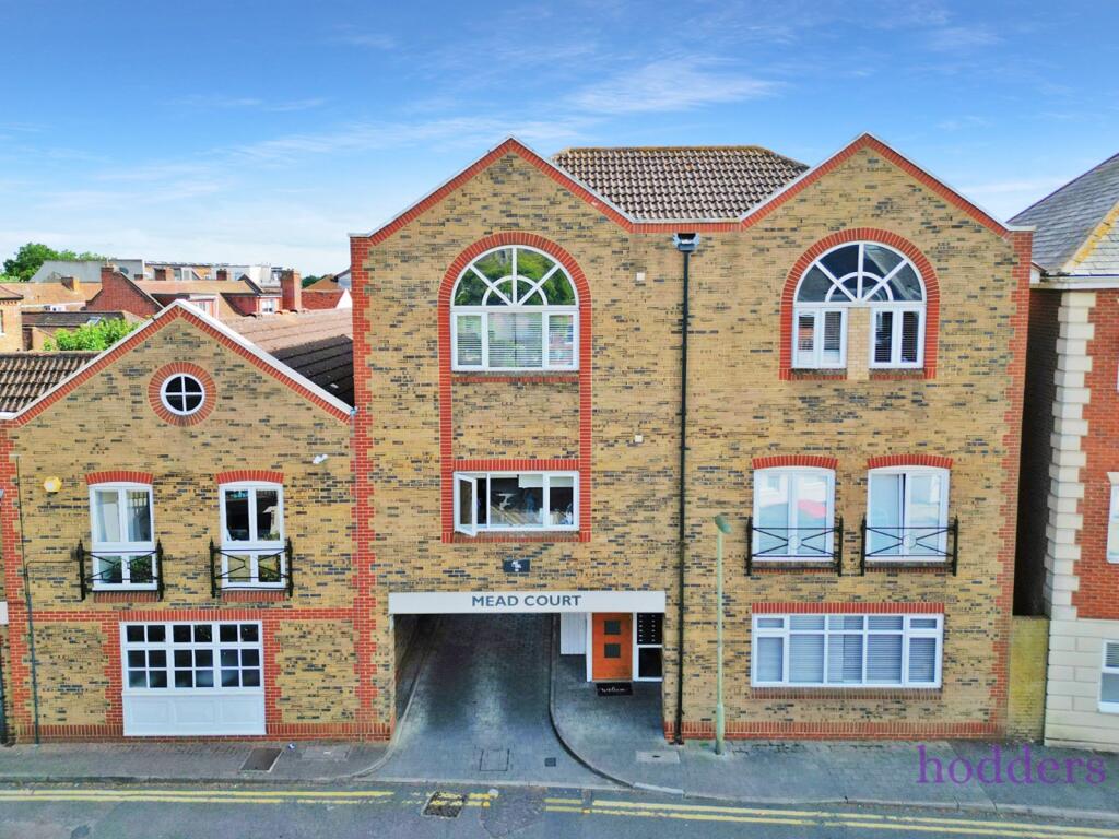 Main image of property: Chertsey, Surrey, KT16