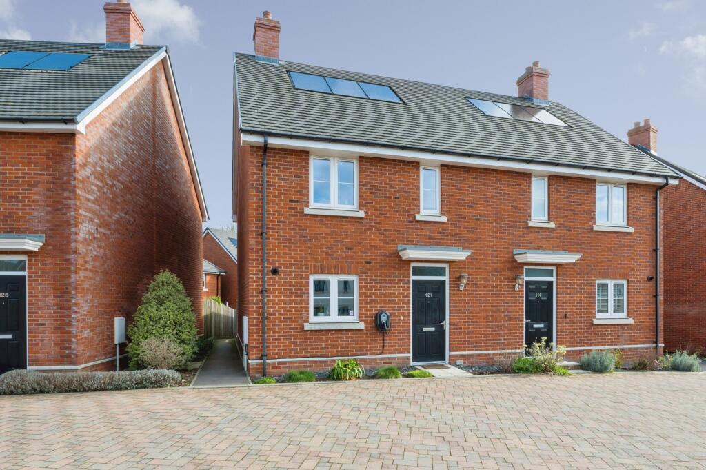 Main image of property: Highwood Avenue, Eastleigh, SO50