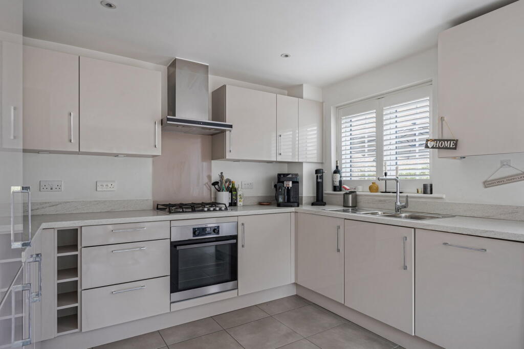House in Guildford - View 4