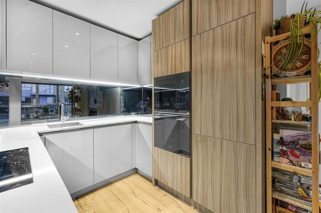 Apartment in London - More