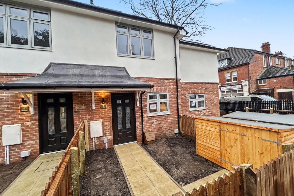 Additional image 17 of Ashley Cross