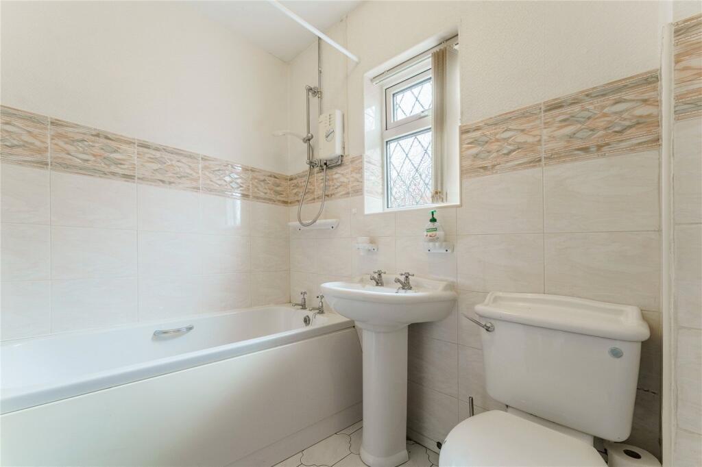 House in Wakefield, South Kirkby and Moorthorpe - More