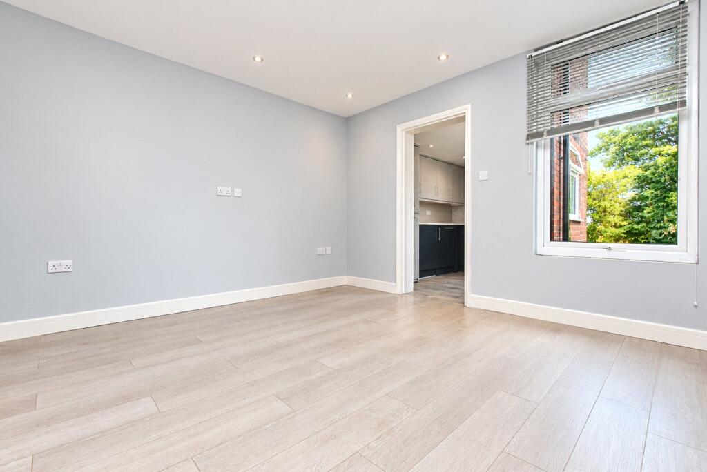 House in Guildford - View 4