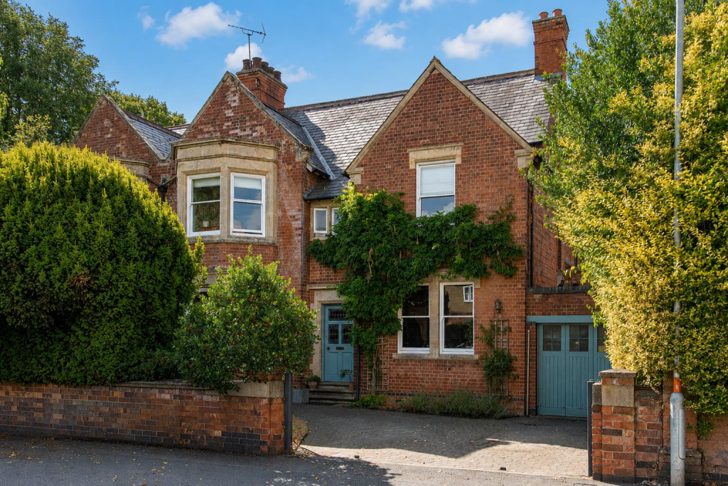 Main image of property: Headlands, Kettering