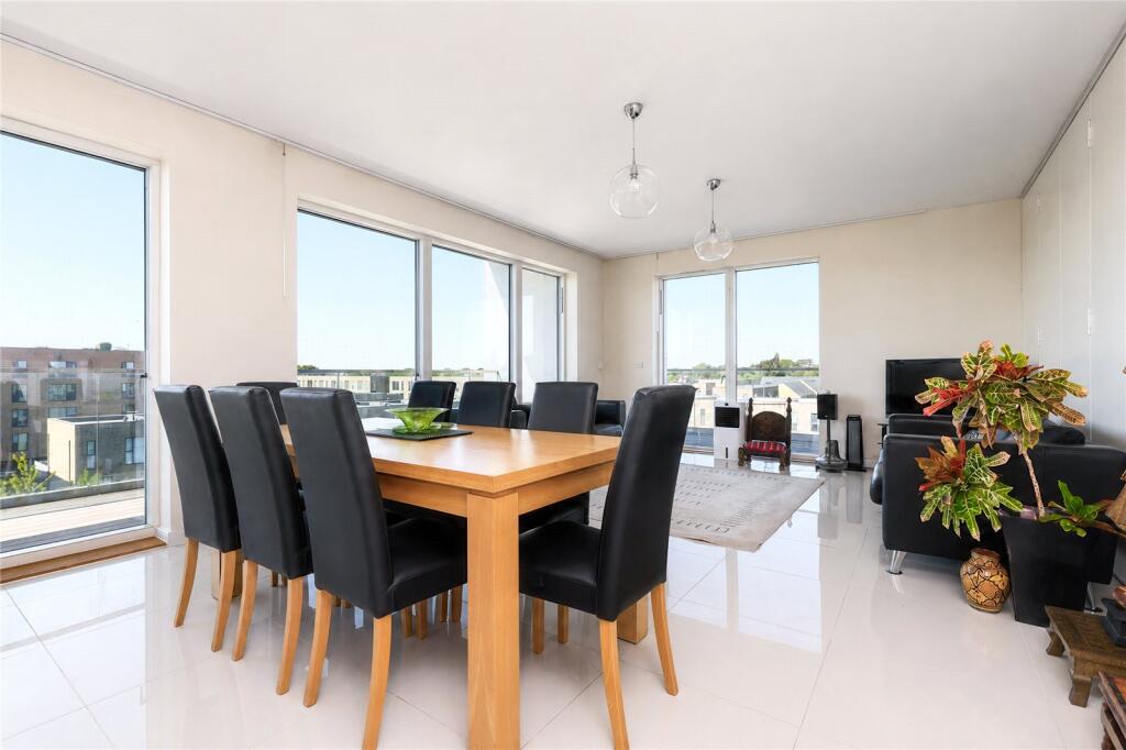Apartment in Cambridge - More