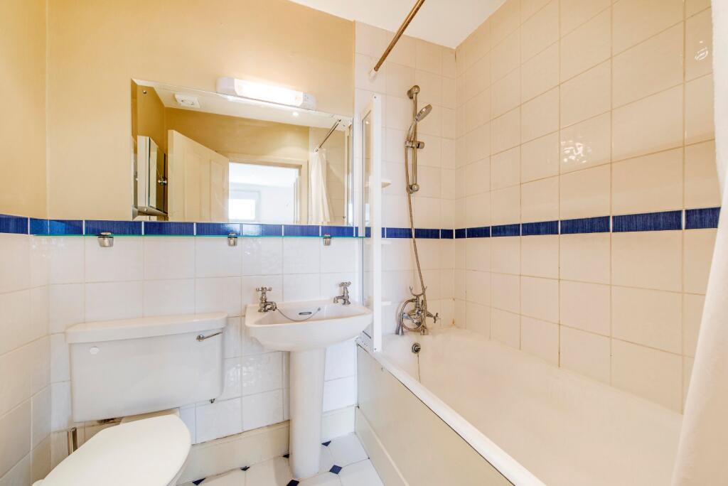 Apartment in London - More