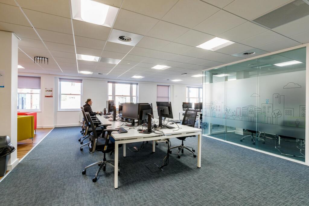 Edward-002A.jpg