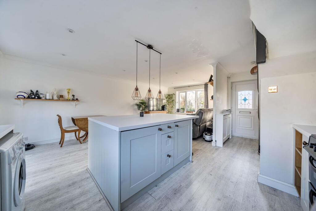 Parsonage Road, Tunbridge Wells photo 4