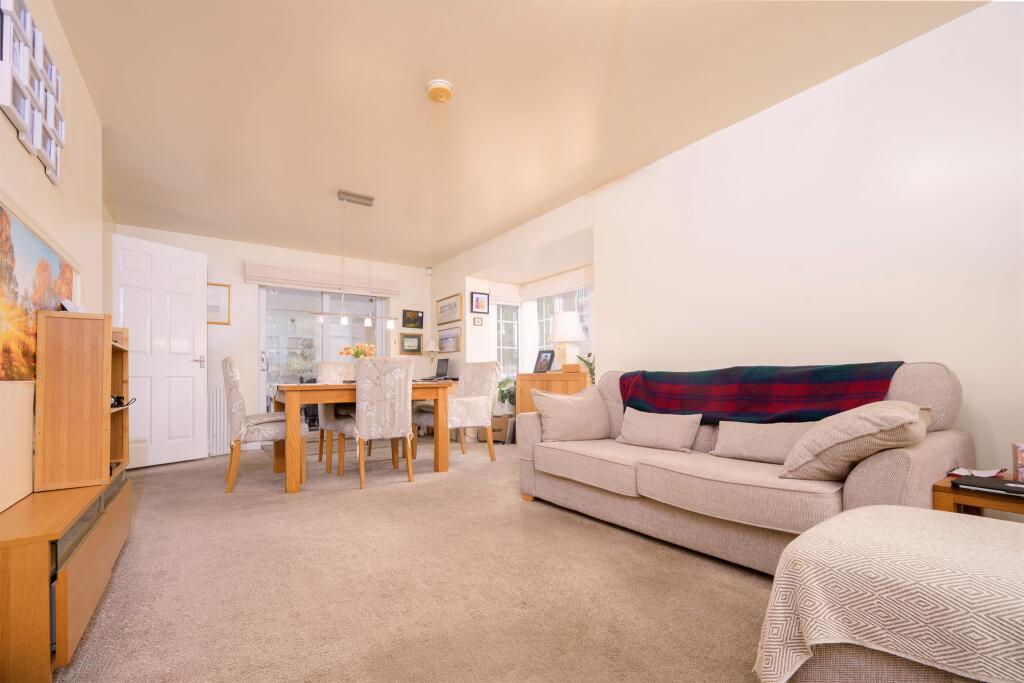 House in Desborough, North Northamptonshire - View 4