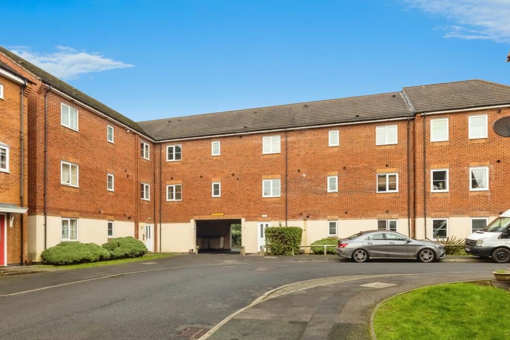 Main image of property: Shaw Gardens, Gedling, Nottingham, Nottinghamshire, NG4