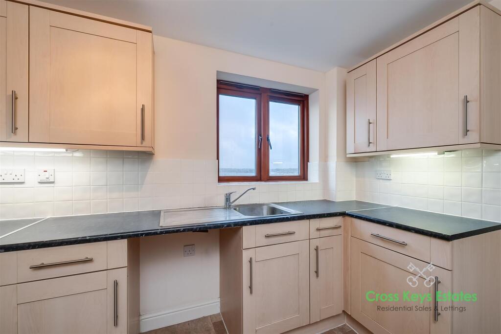 Apartment in Plymouth - More