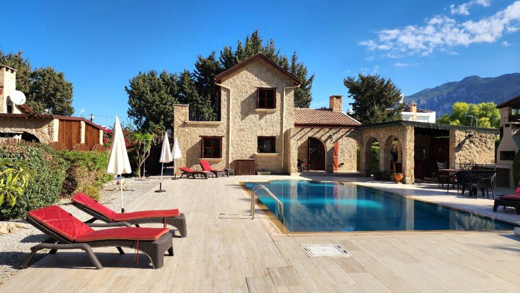 Main image of property: Karsiyaka