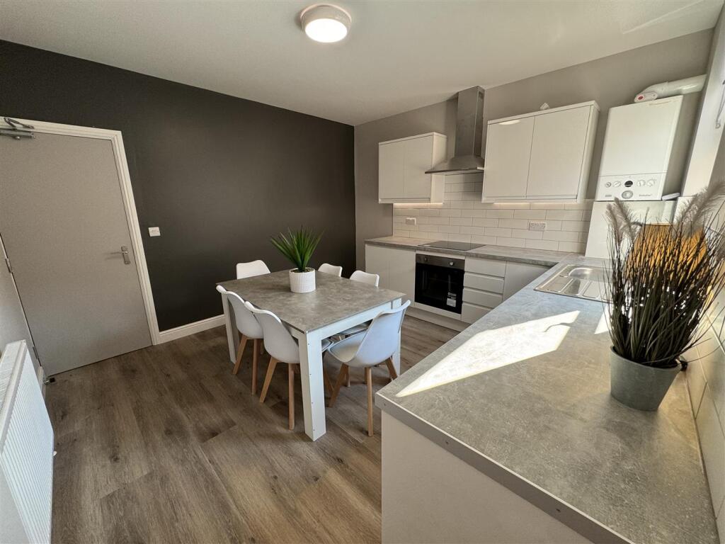 House in Leeds - View 4
