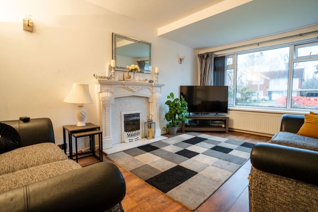 Oakdale Drive, Heald Green, Cheadle photo 2