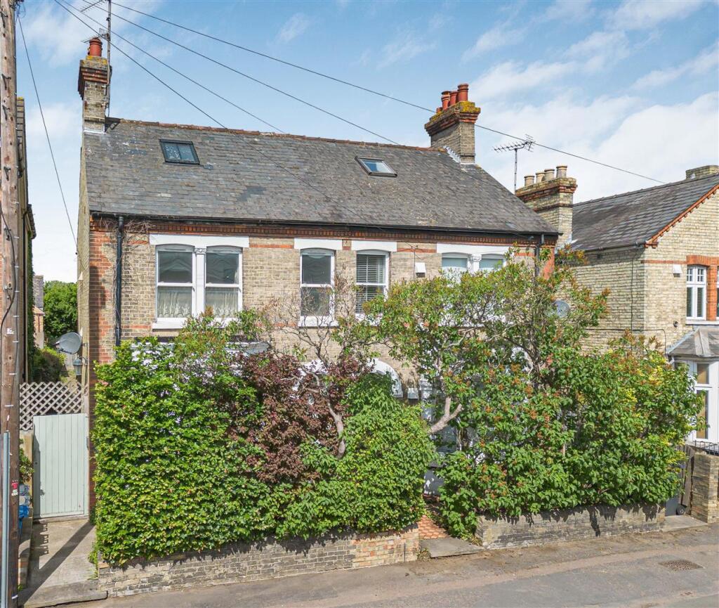 Main image of property: Elizabeth Way, Cambridge