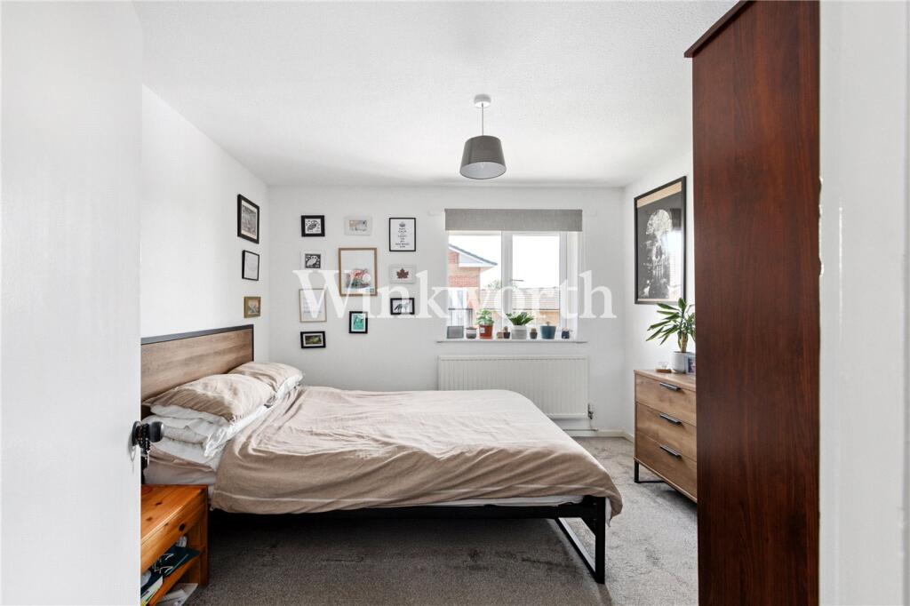 Apartment in London - More
