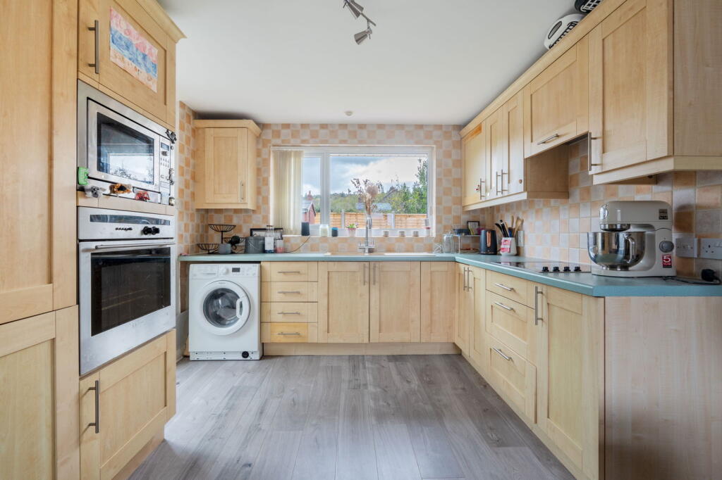 Woodview Drive, Cleeve photo 4