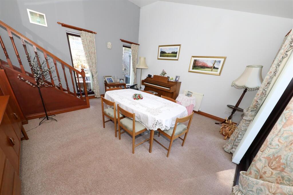House in Markinch, Woodside - More