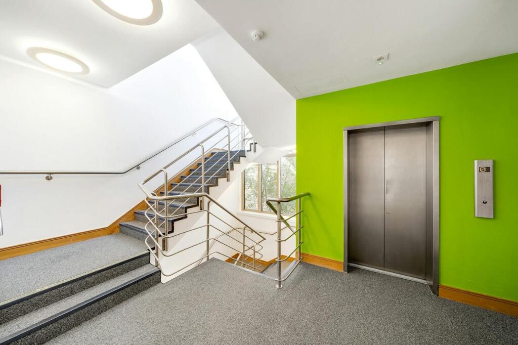 Gulliver House - lift-lobby area.jpg