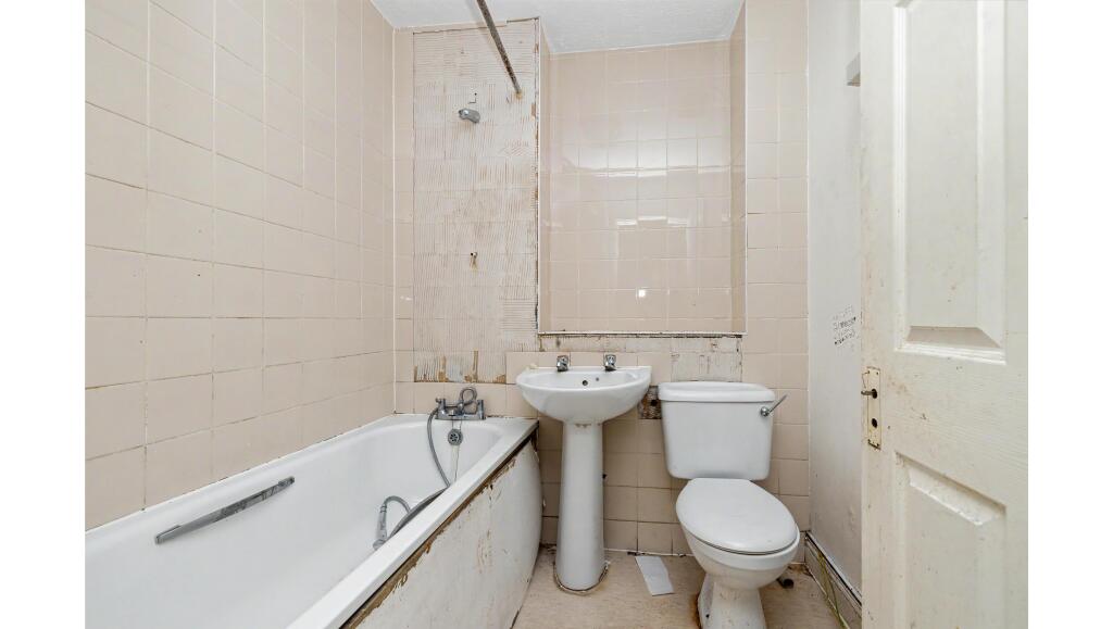 House in London - View 5