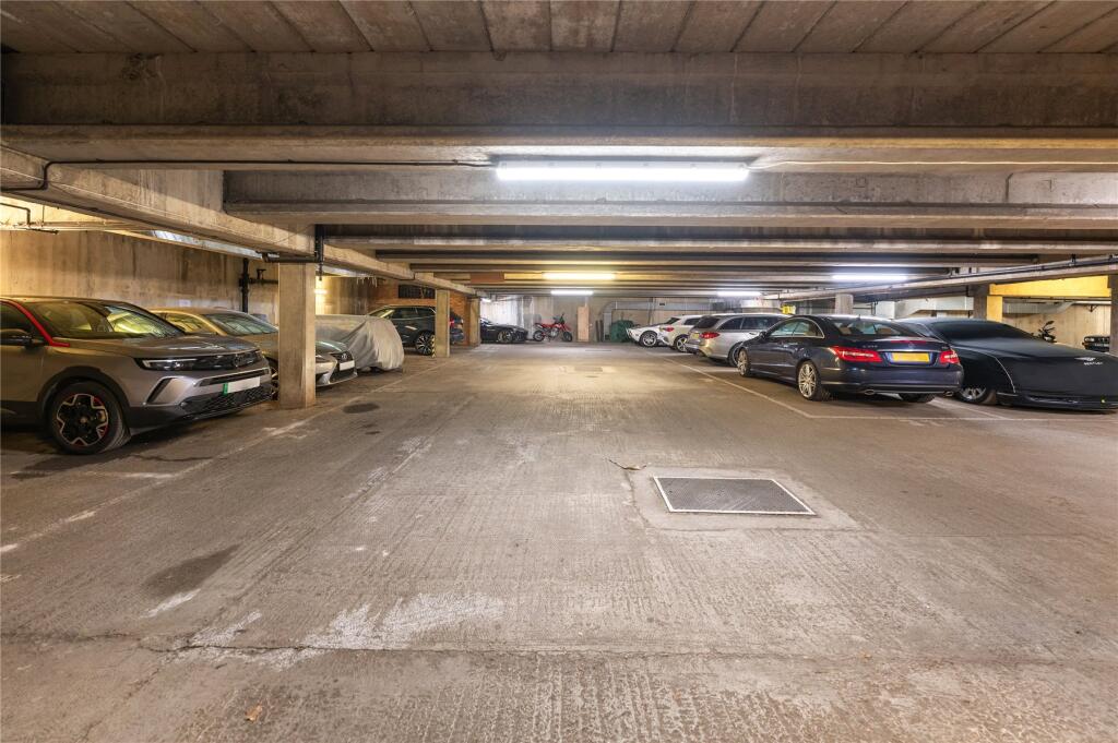 Linden Gardens, London, W2 photo 3