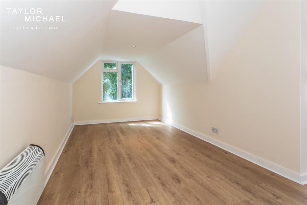 Apartment in Brighton - View 4