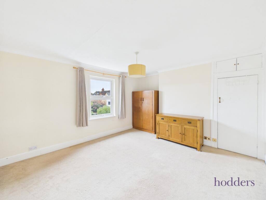 Apartment in Runnymede, Chertsey - View 5