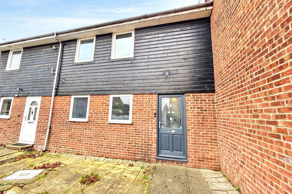 Main image of property: Hartford Close, Rayleigh, Essex, SS6