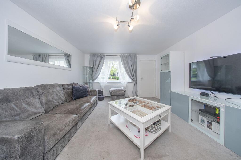 House in East Calder, West Lothian - More