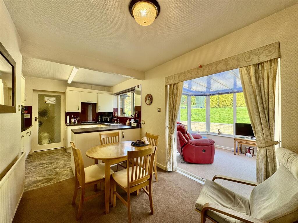 Quarry Hill, Waterloo, Huddersfield, HD5 8RQ photo 4