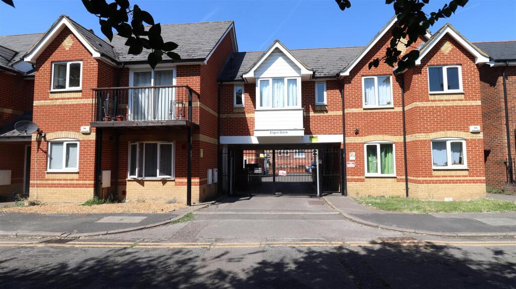 Main image of property: Elgin Gate, 26 Goldsmid Road, Reading