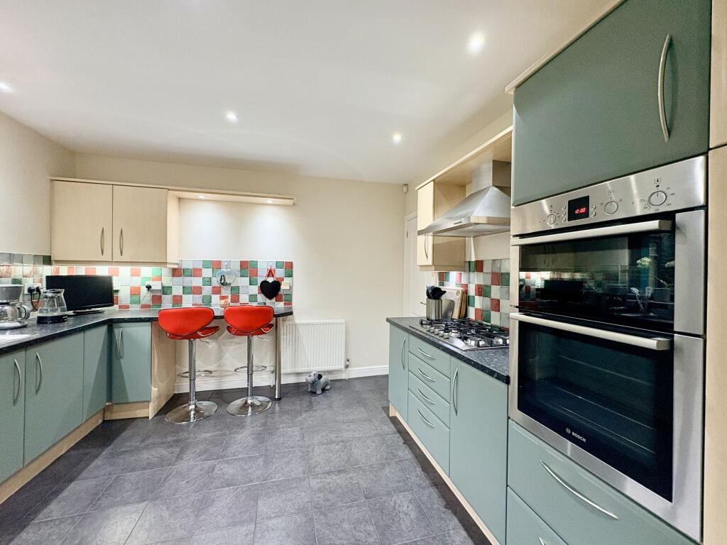 House in Doncaster, Rossington - View 4