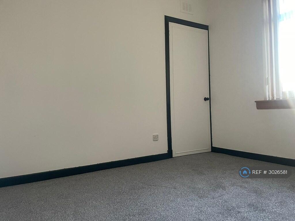 Apartment in Glasgow - View 2