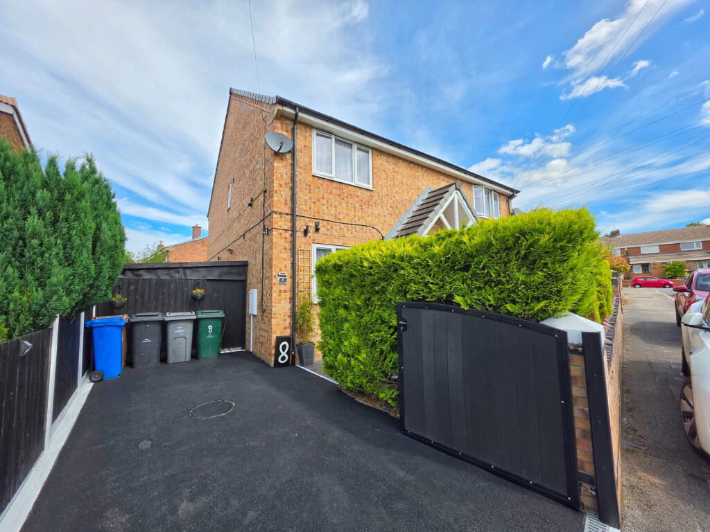 House in Barnsley, South Yorkshire - View 2