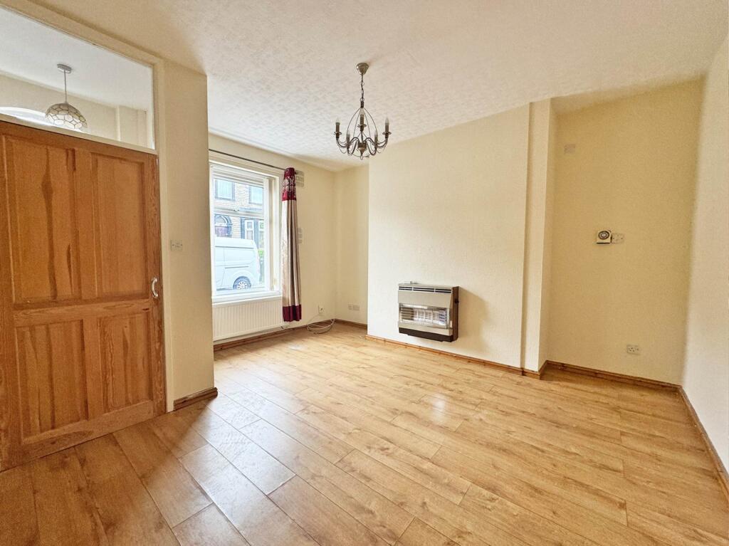 House in Oldham, Greater Manchester - View 3