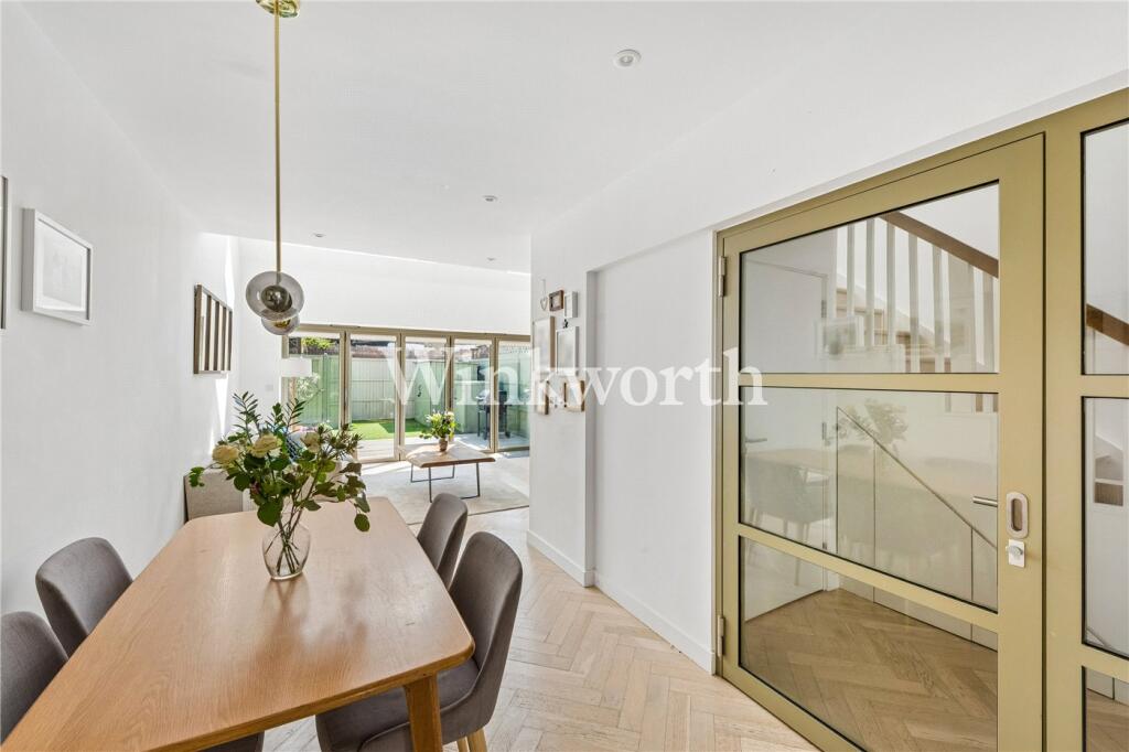 House in London, West Green - View 5